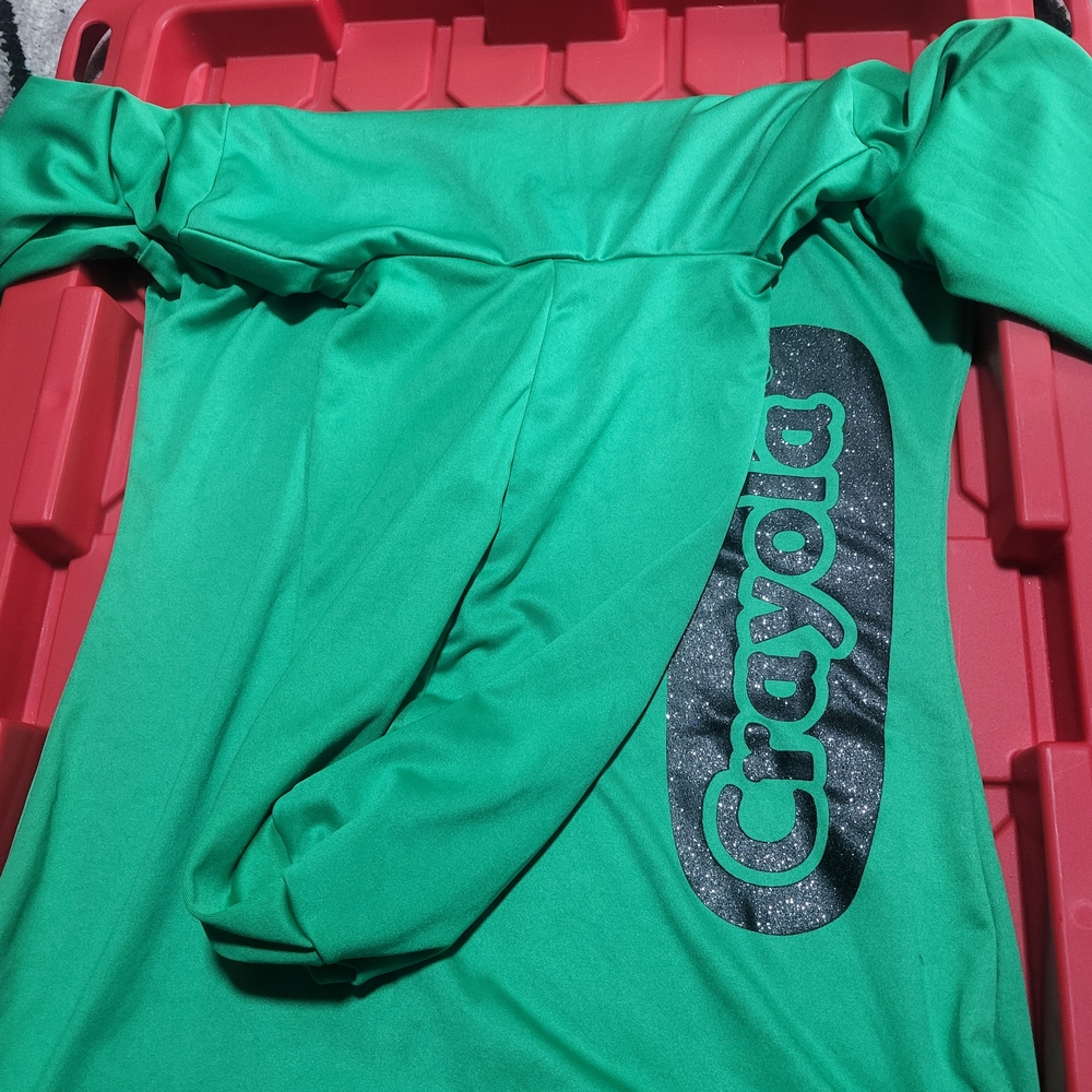 Crayola Shamrock Green Off-Shoulder Top with Black Glitter Logo Size Large